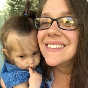 Meet your Posher, Lorie